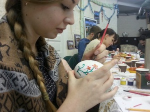 Молодежь храма Воскресения Христова в Сокольниках начала готовить своим подопечным подарки к Пасхе!