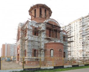 Приходы Восточного округа помогли спасти строящийся храм от разрушения