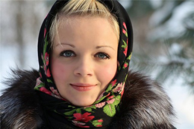 Два конца, уголок и один узелок. Или зачем православной женщине так много платков?