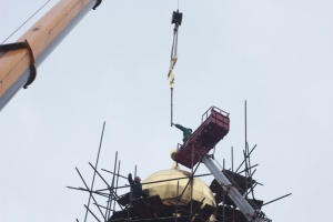 Воздвигнут крест на храм иконы Божией Матери "Споручница грешных" в Ухтомке