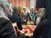 Епископ Пантелеимон: Без любви между родителями воспитание детей в семье не получится