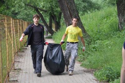 НА ТЕРРИТОРИИ ВОСТОЧНОГО ВИКАРИАТСТВА ГОРОДА МОСКВЫ ПРОШЕЛ СУББОТНИК ПО ОЧИСТКЕ ОТ МУСОРА ЧЕРКИЗОВСКОГО ПРУДА