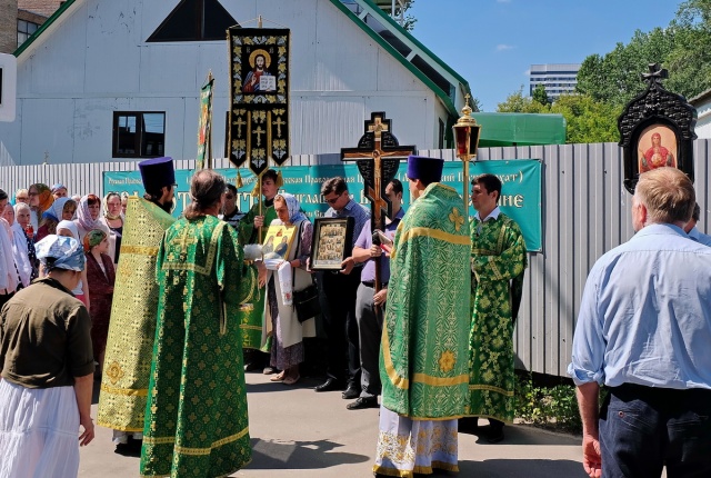 Престольный праздник на Гаражной улице